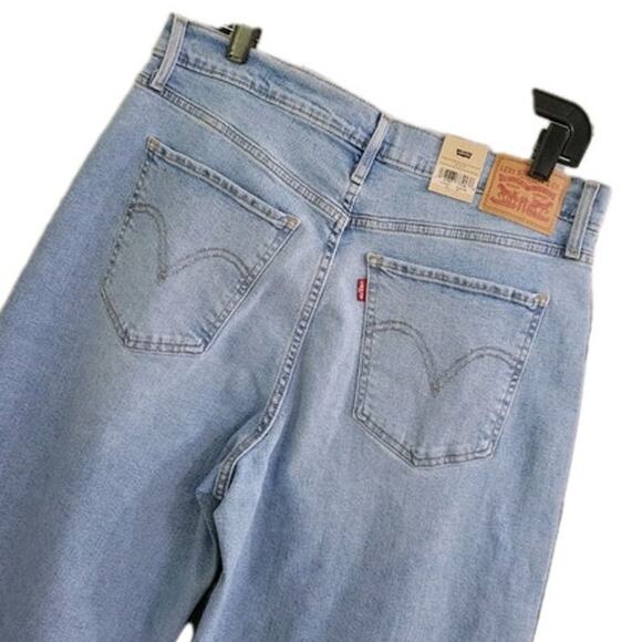 Levi's High Rise Wide Leg Jeans Women's Size 32 x 27 Light Wash Cropped Distress - Picture 9 of 12